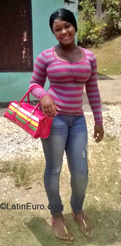 Date this attractive Jamaica girl Dana from Kingston JM2637