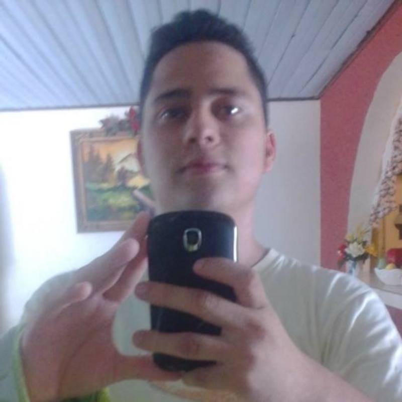 Date this young Honduras man Erick from Tegucigalpa HN1047