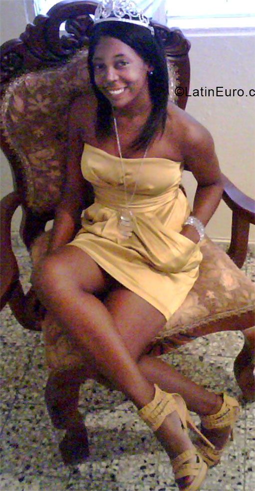 Date this athletic Dominican Republic girl Charina from San Cristobal DO27370