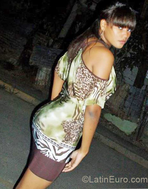 Date this charming Dominican Republic girl Chanell from Santo Domingo DO21900