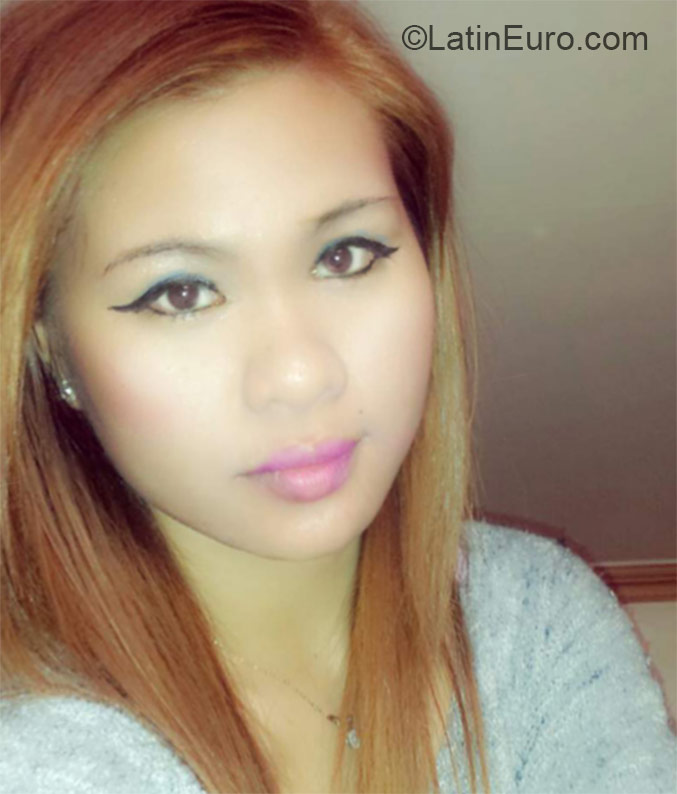 Date this beautiful Philippines girl Ahleia from Caloocan City PH770