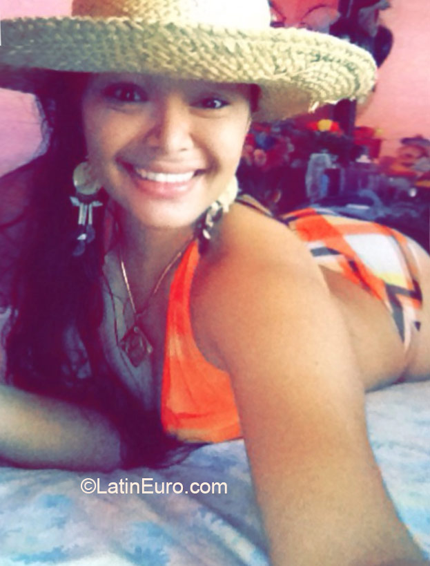 Date this fun Honduras girl Suyapa from Tela Atlantida HN1595