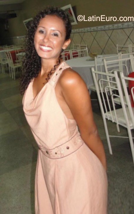 Date this charming Brazil girl Analidia from Rio De Janeiro BR9999