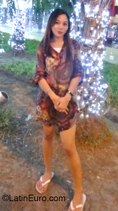 Date this lovely Philippines girl Vanessa from Manila PH841