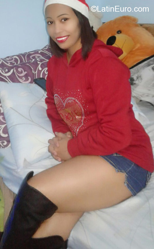 Date this sultry Philippines girl Regina from Davao City PH843