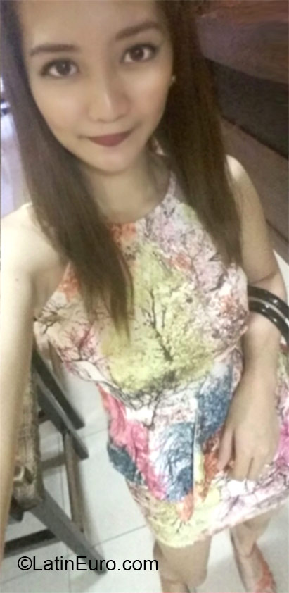 Date this tall Philippines girl Cristina from Manila PH845