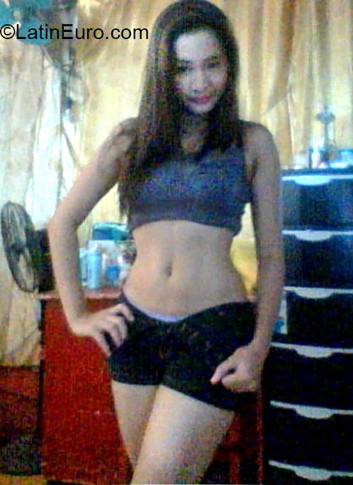 Date this hard body Philippines girl Grace from Tacloban PH846