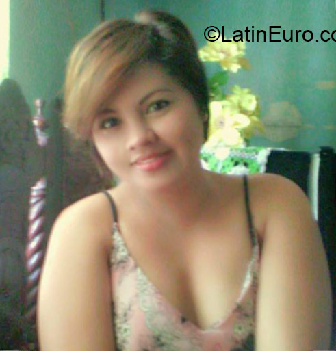 Date this tall Philippines girl Caran from Manila PH860