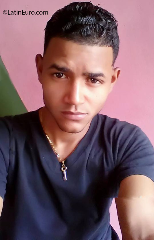 Date this nice looking Dominican Republic man Antonio from Puerto Plata DO24600