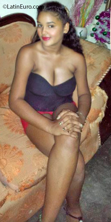 Date this charming Dominican Republic girl Anabel from Santo Domingo DO25278
