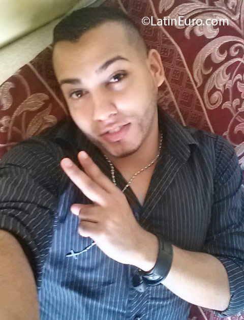 Date this pretty Dominican Republic man Victor from Santiago DO25287
