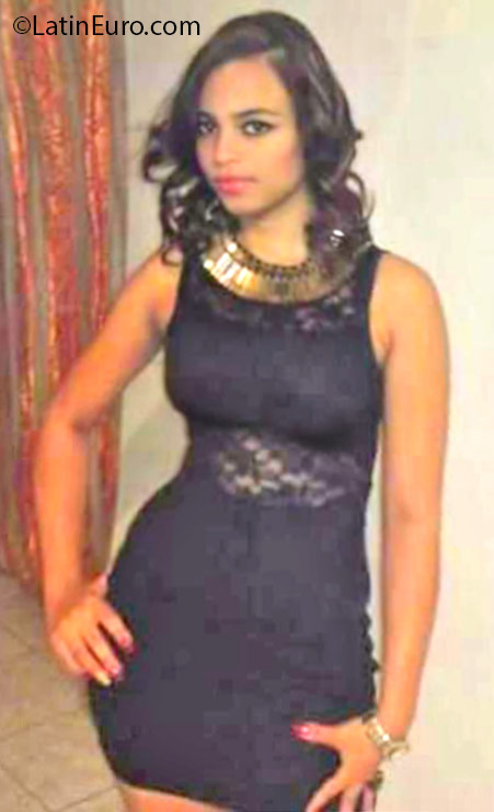 Date this young Dominican Republic girl Nachel from La Vega DO25446