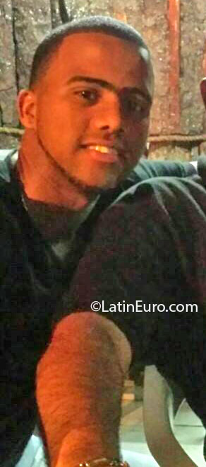 Date this tall Dominican Republic man John from Santiago DO25497
