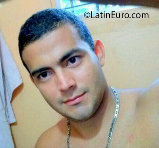 Date this sultry Panama man Absalon from Panama City PA948