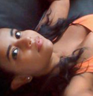 Date this sultry Brazil girl Carolina from Contagem BR9644