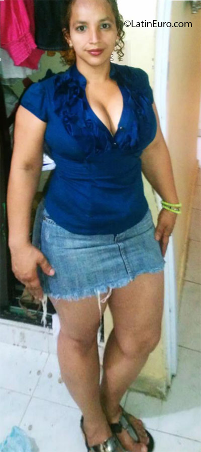 Date this hard body Dominican Republic girl Ana from Santiago DO25638