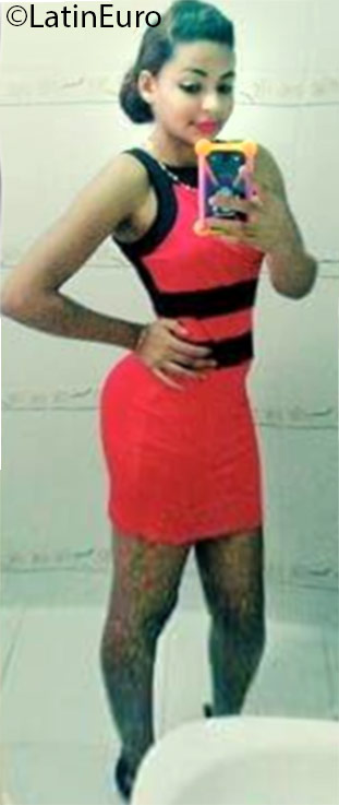 Date this attractive Dominican Republic girl Derlin from Puerto Plata DO25754