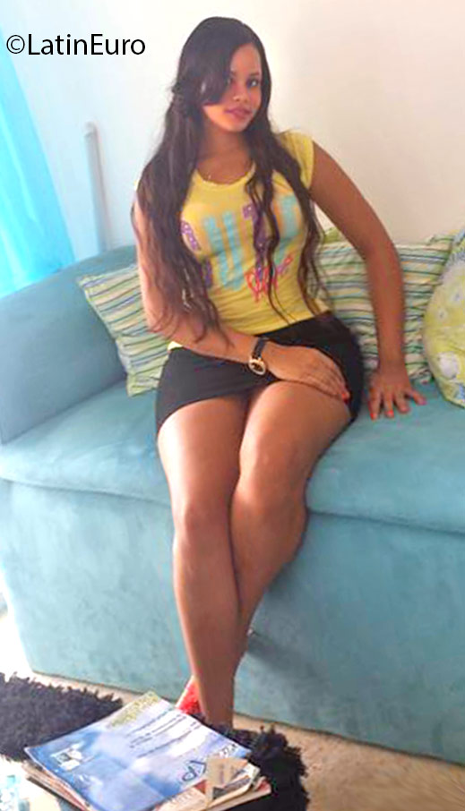 Date this exotic Dominican Republic girl Brenda from Puerto Plata DO25793