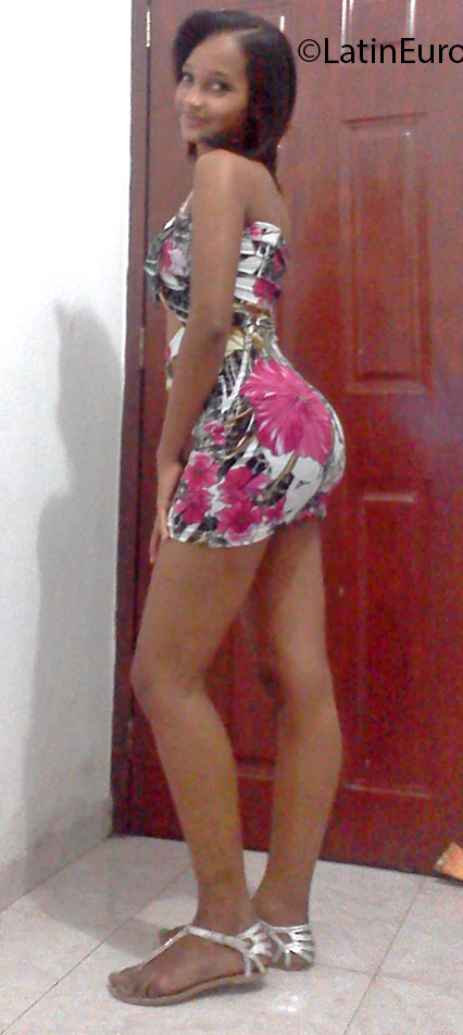 Date this delightful Dominican Republic girl Madelin from San Cristobal DO25831
