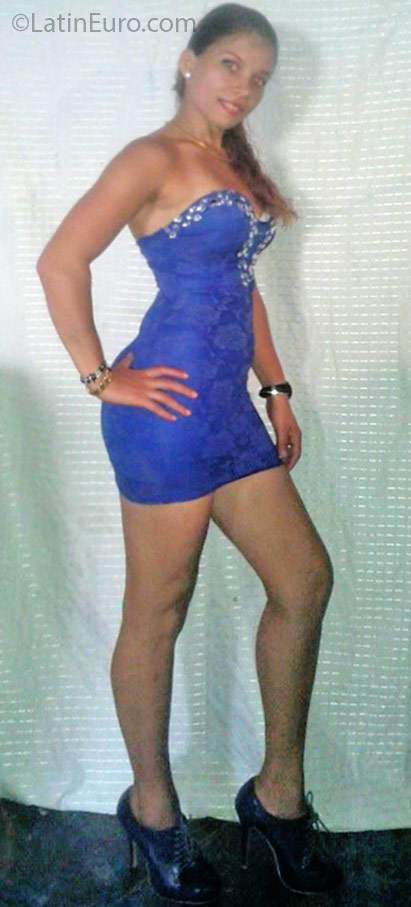 Date this athletic Dominican Republic girl Yokira from Santo Domingo DO25860