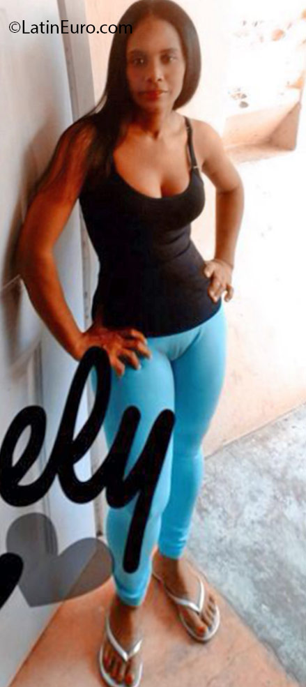 Date this good-looking Dominican Republic girl Emilia from Santiago DO25869