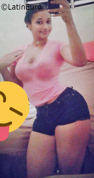 Date this tall Dominican Republic girl Cherina from Santo Domingo DO25912