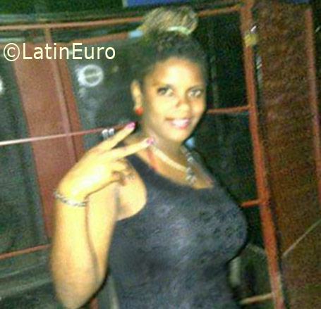 Date this charming Dominican Republic girl Diana from Santo Domingo DO25916