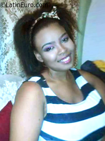 Date this attractive Jamaica girl Whitney from Kingston JM2323