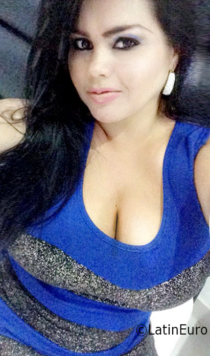Date this stunning Colombia girl Paula from Cucuta CO19041