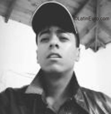 Date this stunning Colombia man Carlos from Medellin CO19114