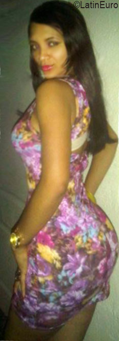 Date this pretty Dominican Republic girl Leandra from Mao Valverde DO26155