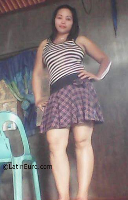 Date this good-looking Philippines girl Nelia from Palo PH916