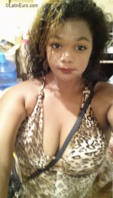 Date this athletic Dominican Republic girl Yani from Santo Domingo DO26211