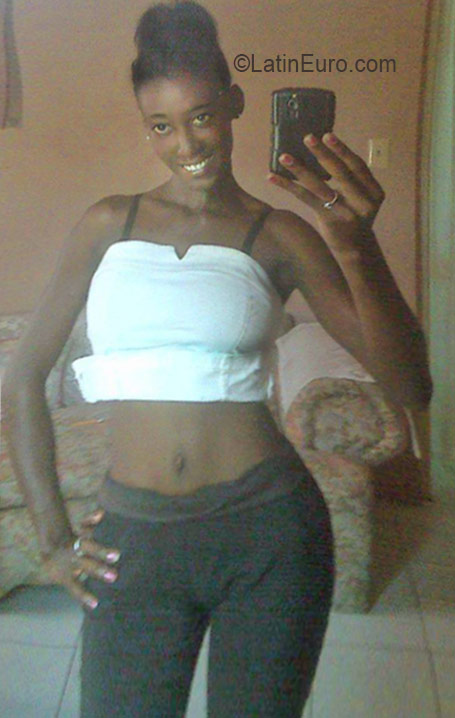 Date this passionate Jamaica girl Slim from Portmore JM2343
