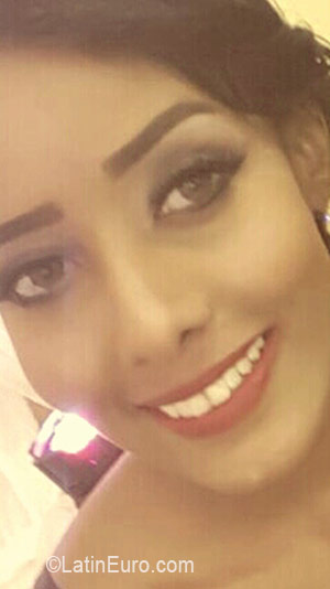 Date this fun Saudi Arabia girl Moona from Al Khobar SA29