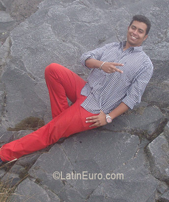 Date this stunning Colombia man Julian from Manizales CO19337