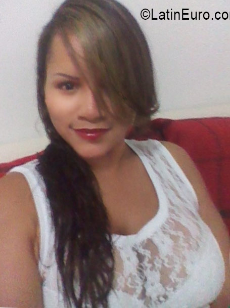 Date this gorgeous Colombia girl Karen from Cartagena CO19380