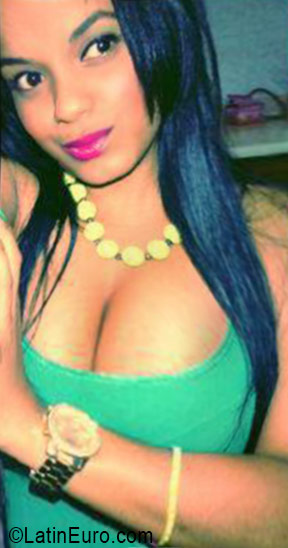 Date this hot Dominican Republic girl Eva from Santo Domingo DO26462