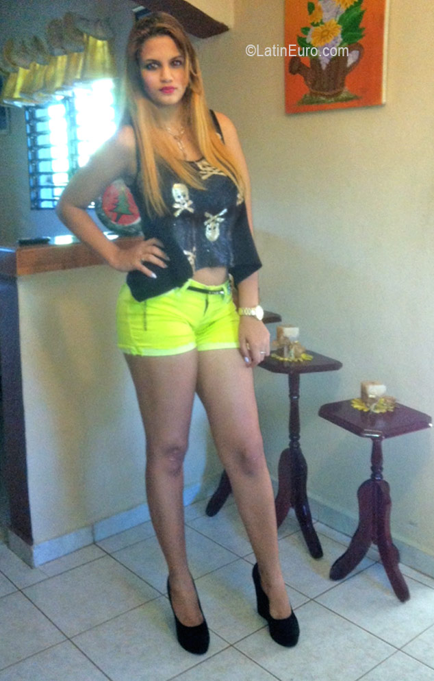Date this charming Dominican Republic girl Sandra from Santiago DO26530