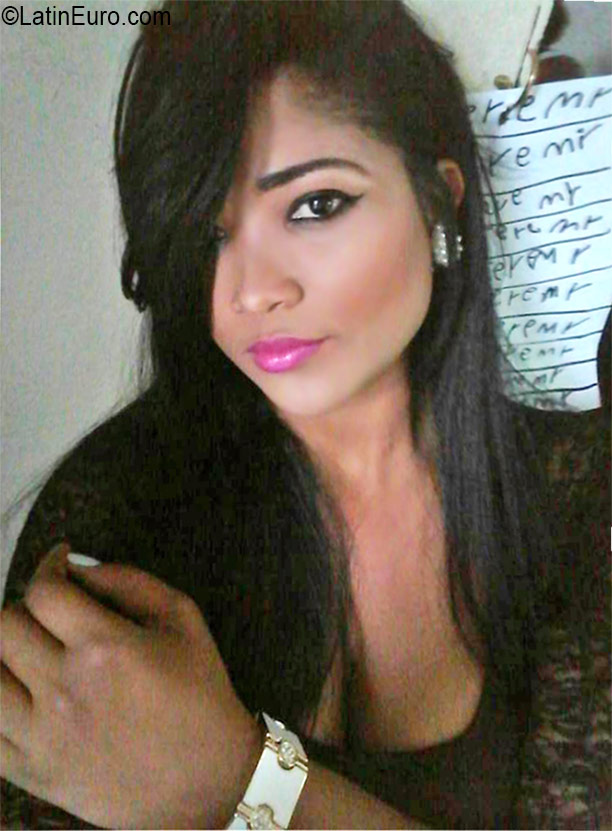 Date this foxy Dominican Republic girl Rosana from Higuey DO26559