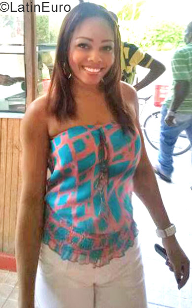 Date this charming Dominican Republic girl Yadira from Santo Domingo DO26662