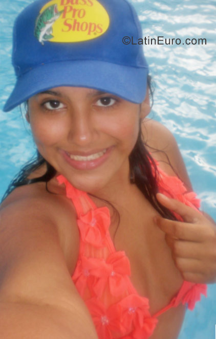 Date this gorgeous Venezuela girl Nagibechereno from Caracas VE784