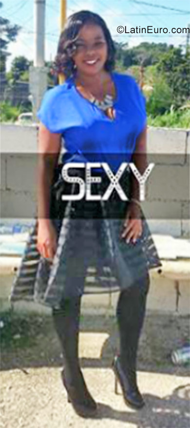 Date this foxy Jamaica girl Genel from Mandeville JM2362