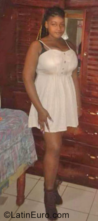 Date this cute Jamaica girl Sexy from Montego Bay JM2366