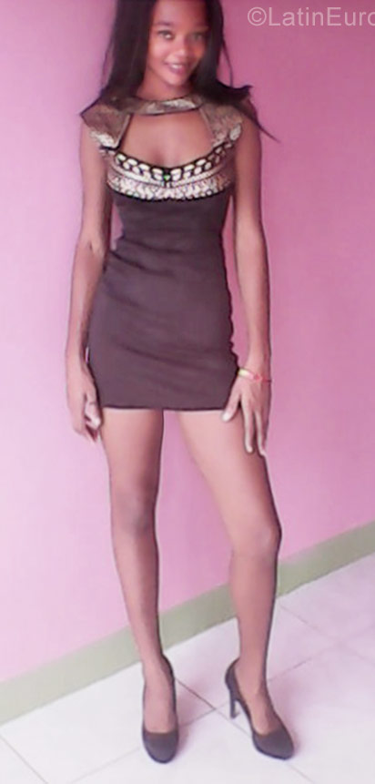 Date this nice looking Jamaica girl Fionia from Kingston JM2646