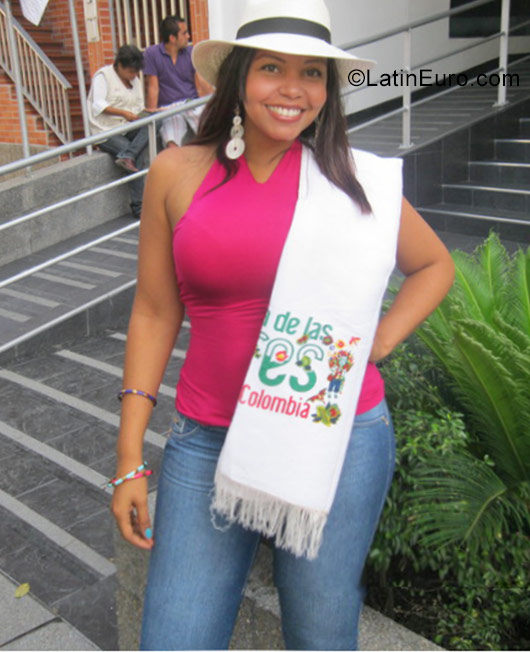 Date this young Colombia girl Alma from Bucaramanga CO19752