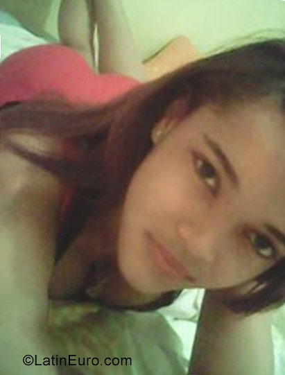 Date this cute Dominican Republic girl Claresbel from Santiago DO26923