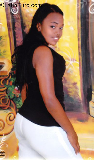 Date this beautiful Dominican Republic girl Heidy from San Pedro De Macoris DO26967