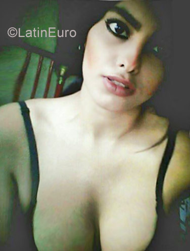 Date this happy Colombia girl Laura from Barranquilla CO19839