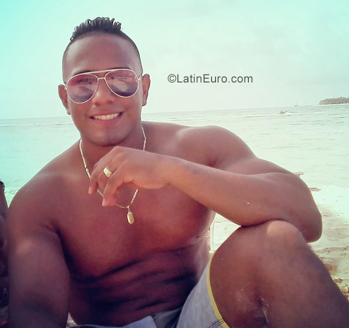 Date this sensual Colombia man Ivan from Cali CO19849